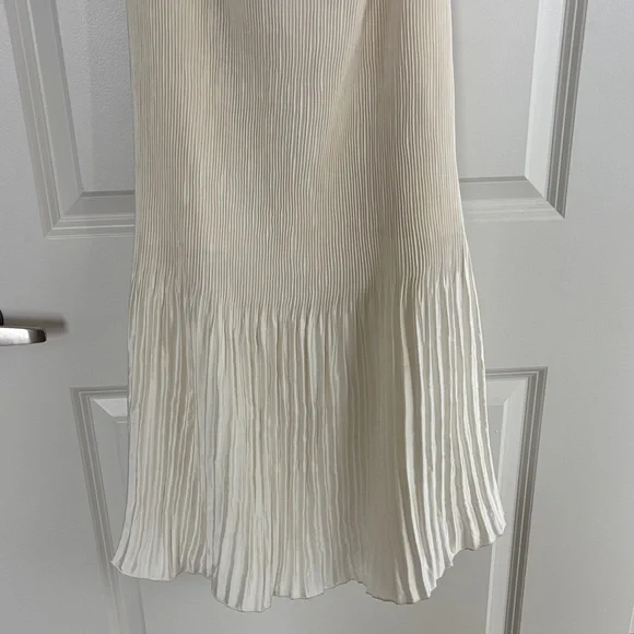 Abercrombie & Fitch Cream Strapless Pleated Maxi Dress - Picture 2 of 7